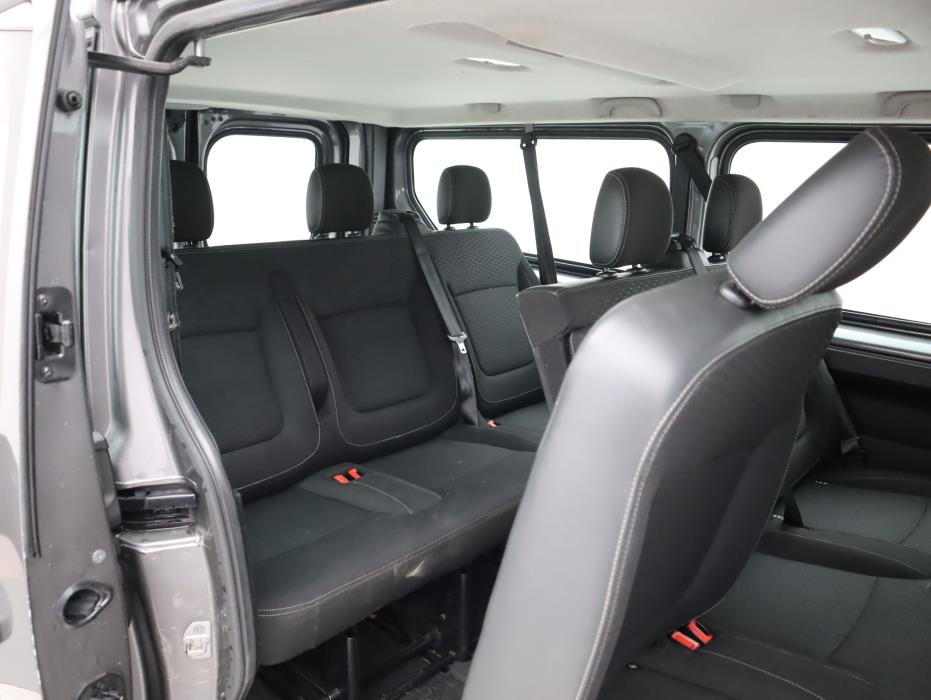 OPEL VIVARO 2016