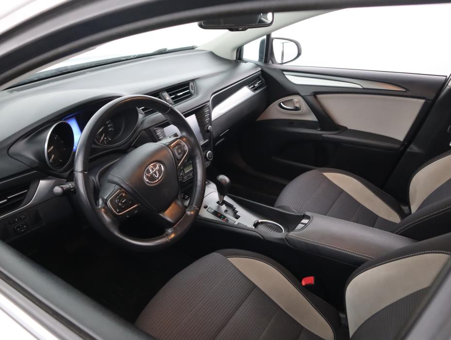TOYOTA Avensis 2017