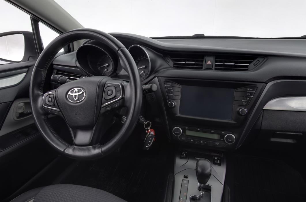 TOYOTA Avensis 2017