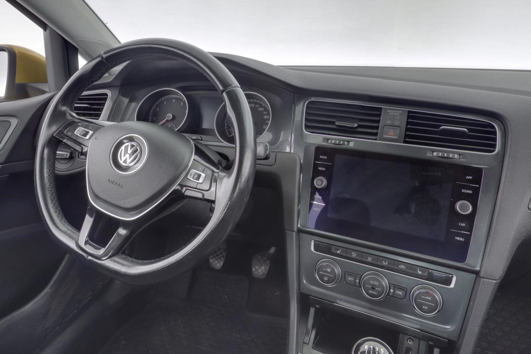 VOLKSWAGEN GOLF 2017