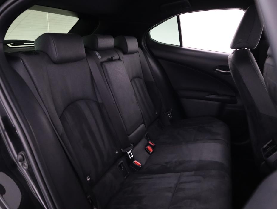 LEXUS UX 2019