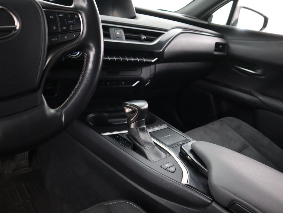 LEXUS UX 2019