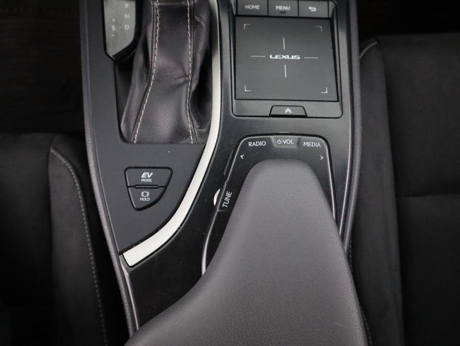 LEXUS UX 2019