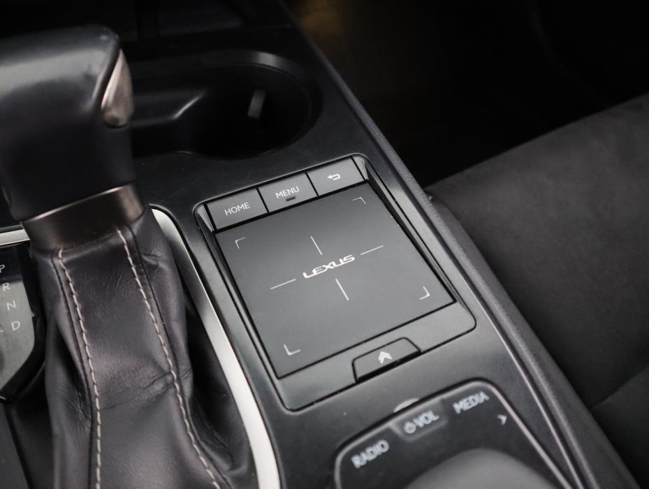 LEXUS UX 2019