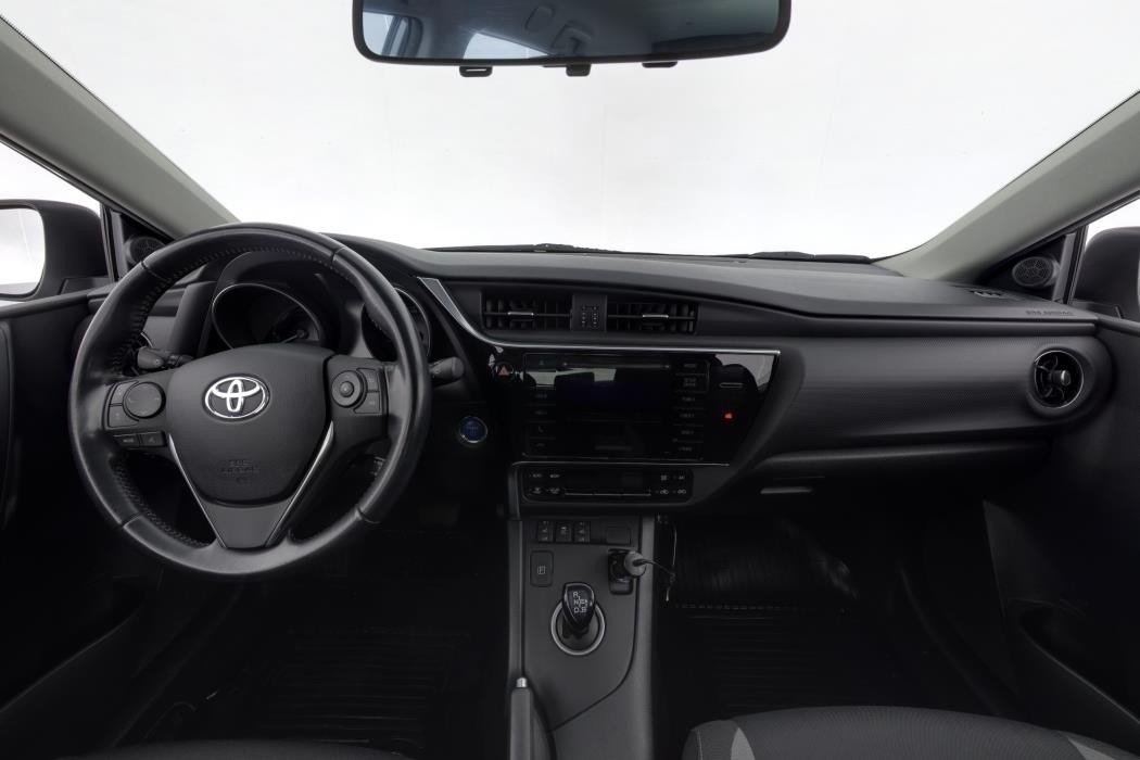 TOYOTA Auris 2017