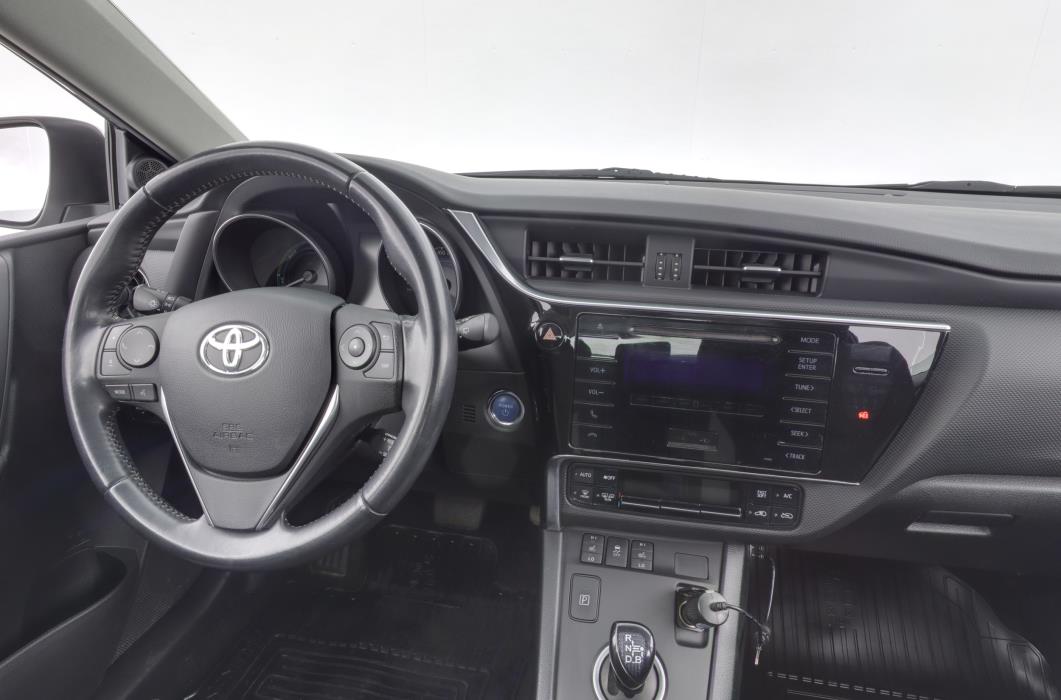 TOYOTA Auris 2017