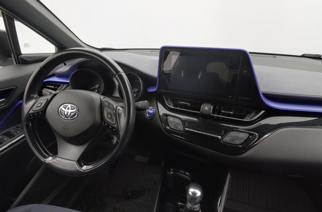 TOYOTA C-HR 2017