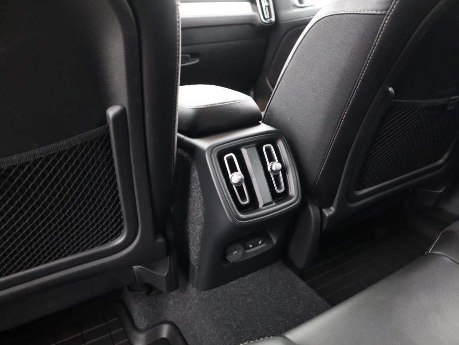 VOLVO XC40 2019
