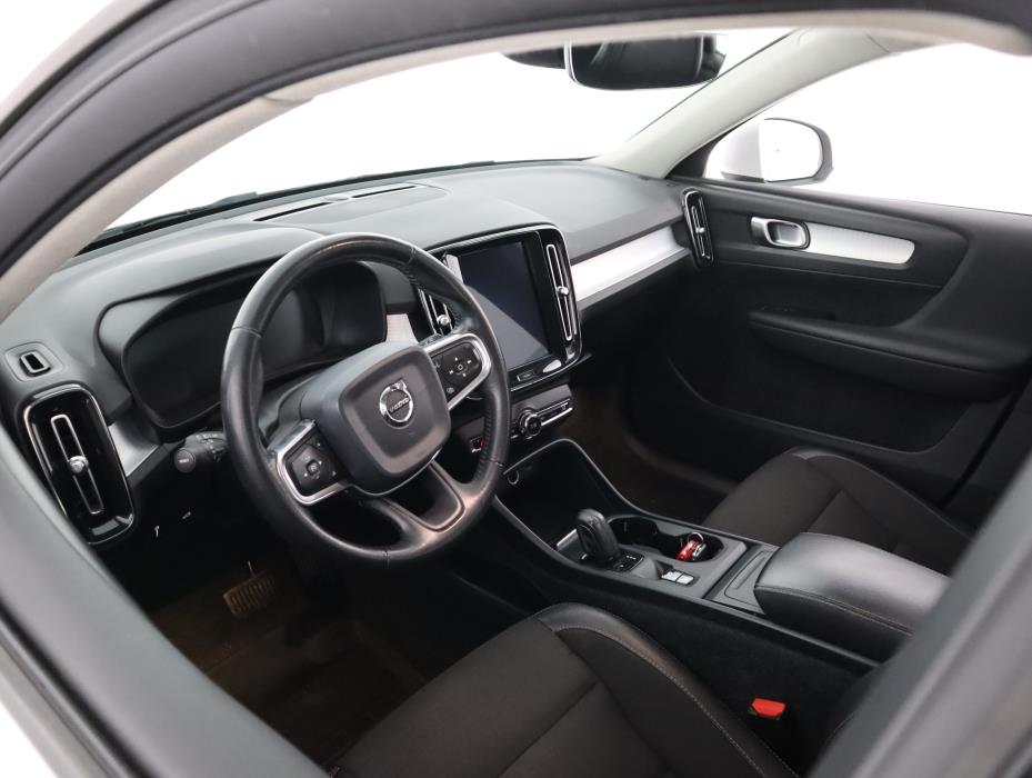 VOLVO XC40 2019