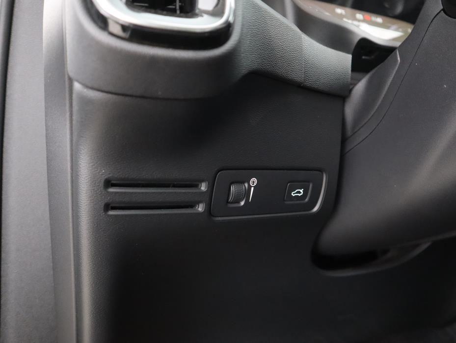 VOLVO XC40 2019