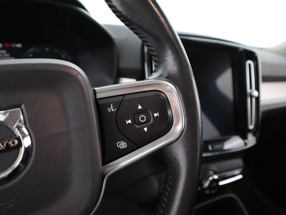 VOLVO XC40 2019