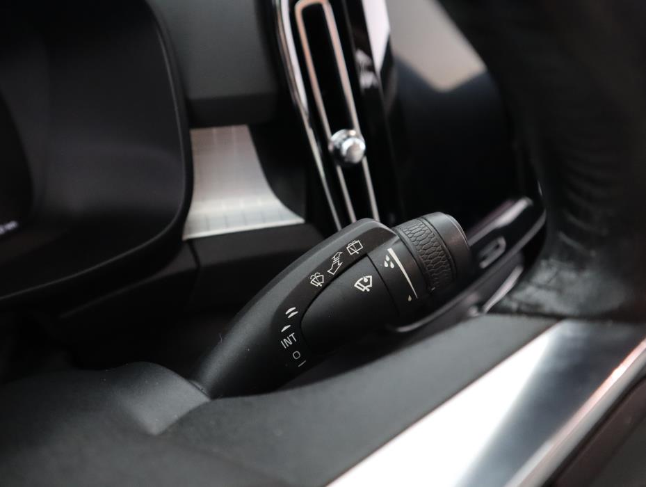 VOLVO XC40 2019