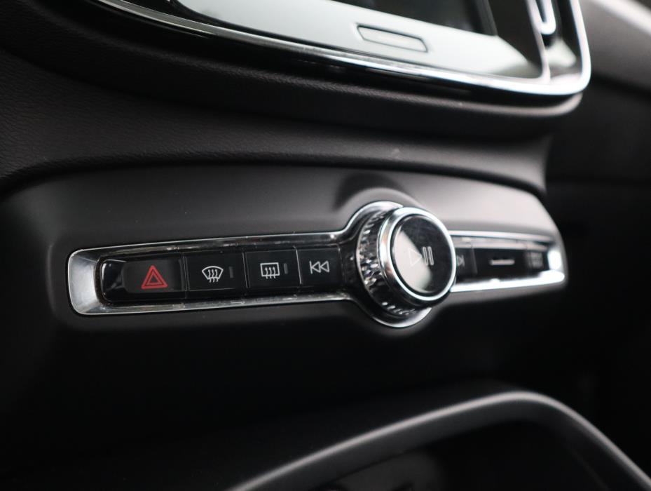 VOLVO XC40 2019