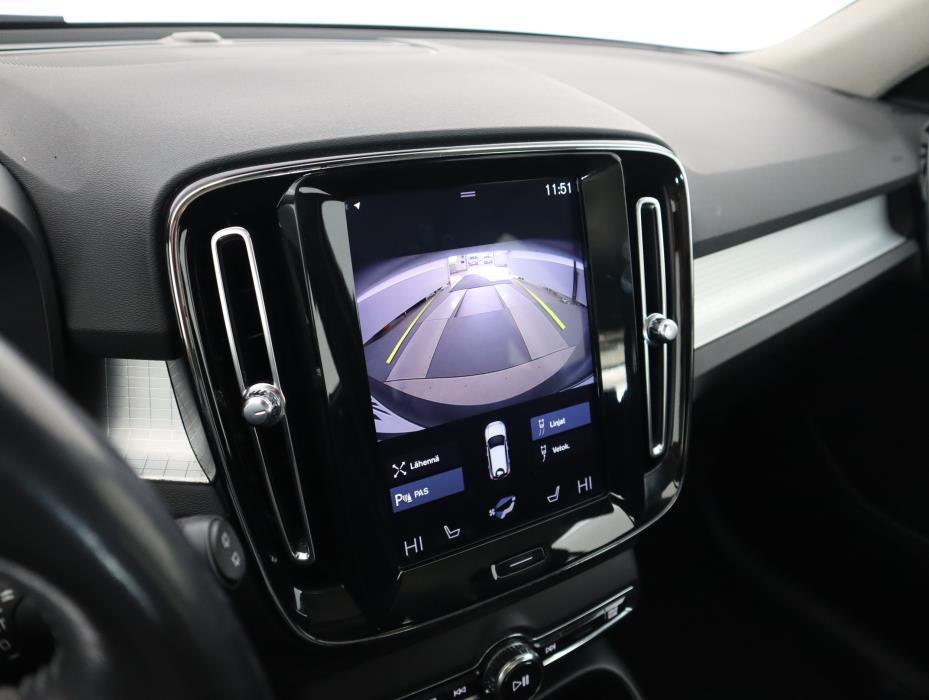 VOLVO XC40 2019