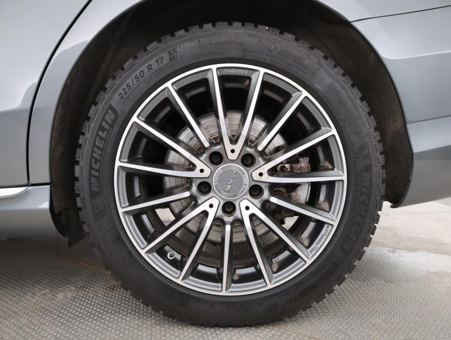 MERCEDES-BENZ C 2020