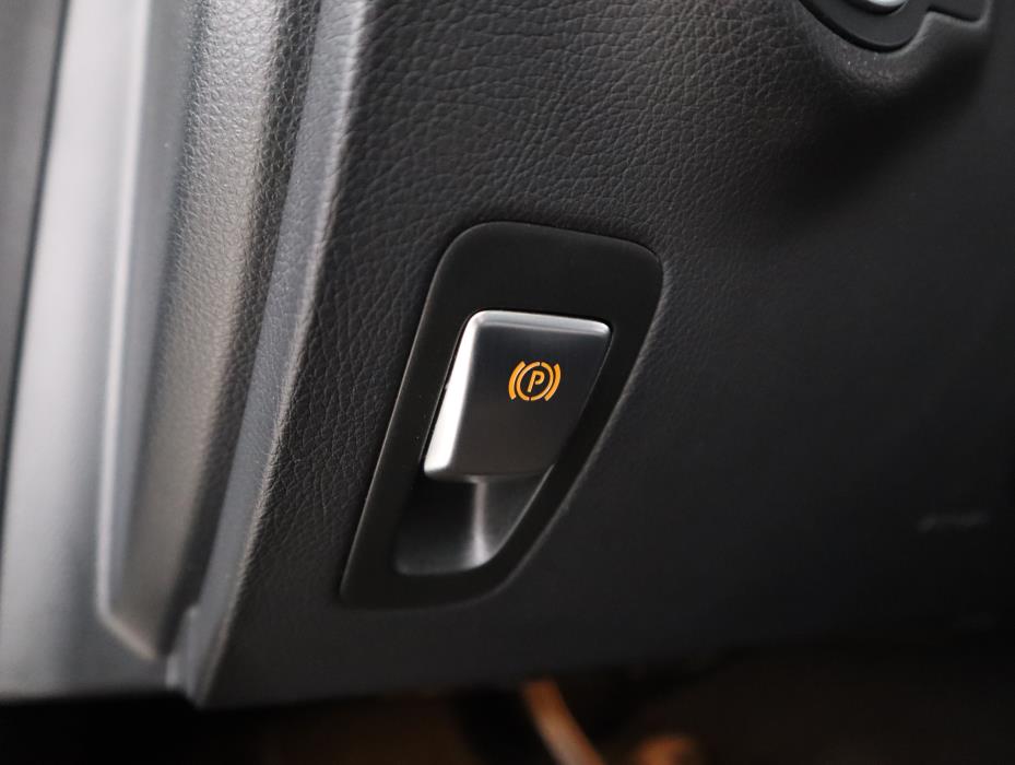 MERCEDES-BENZ C 2020