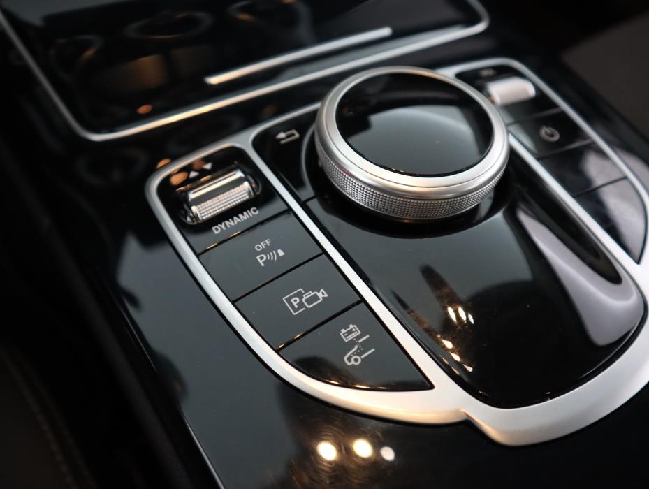 MERCEDES-BENZ C 2020