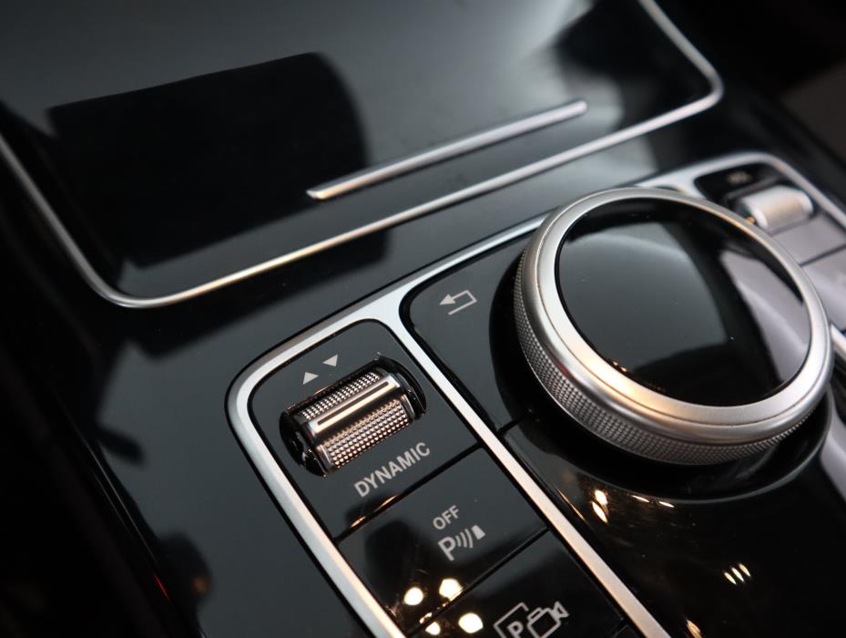 MERCEDES-BENZ C 2020