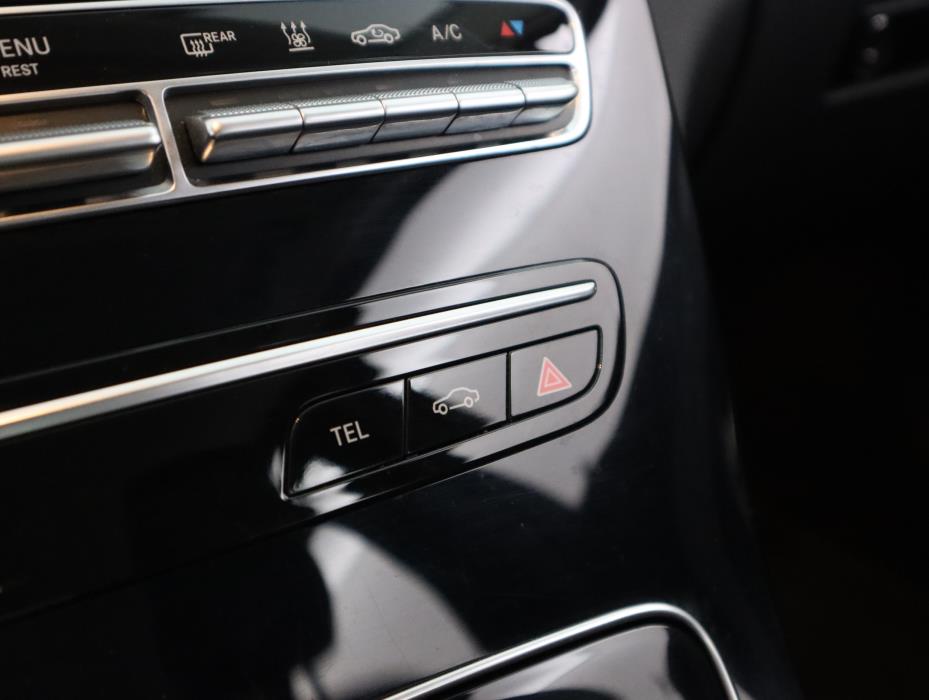 MERCEDES-BENZ C 2020