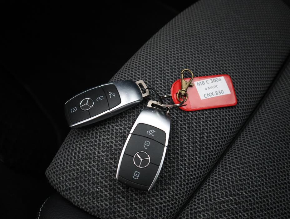 MERCEDES-BENZ C 2020