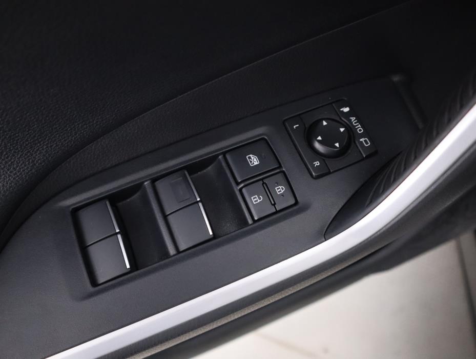 TOYOTA RAV4 2021
