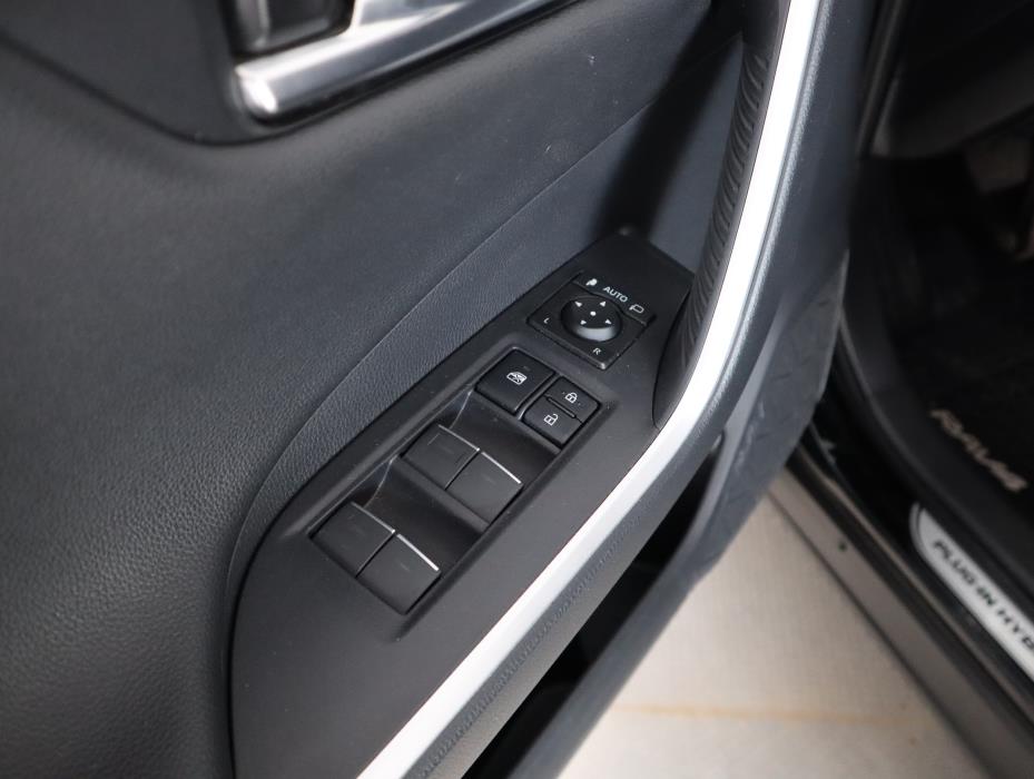 Toyota RAV4 Plug-in 2024