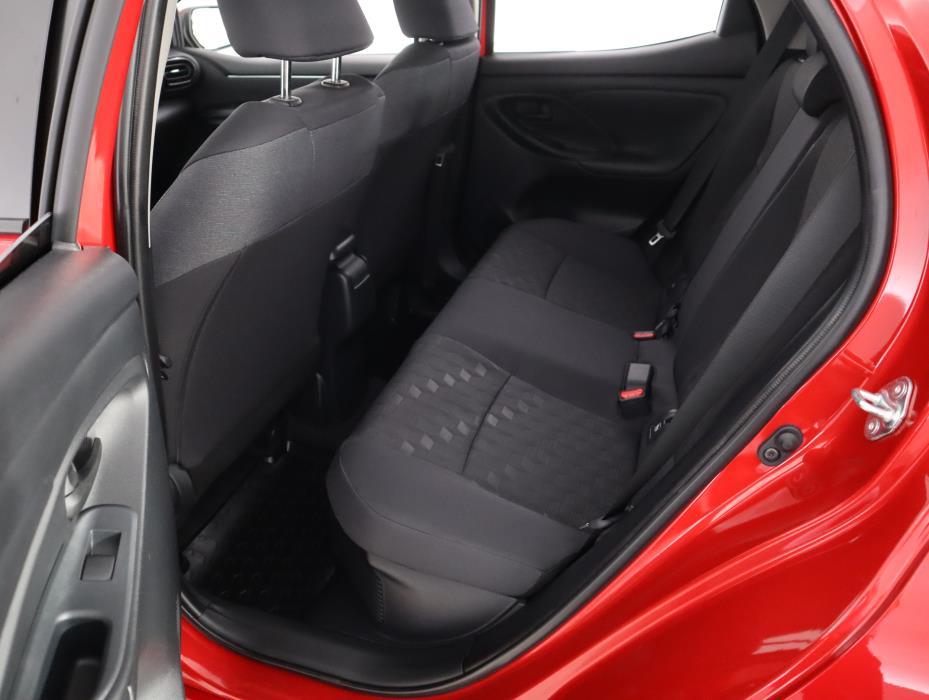 TOYOTA Yaris 2025
