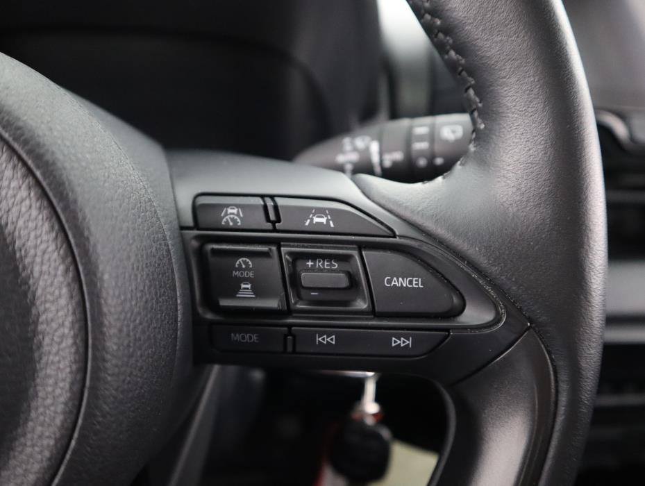 TOYOTA Yaris 2025