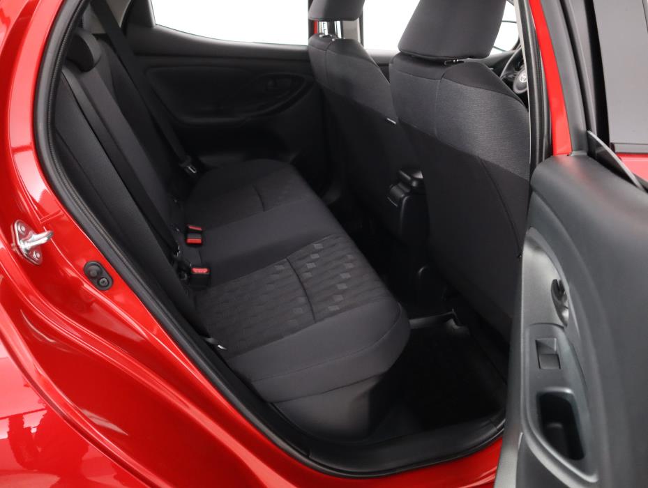 TOYOTA Yaris 2025