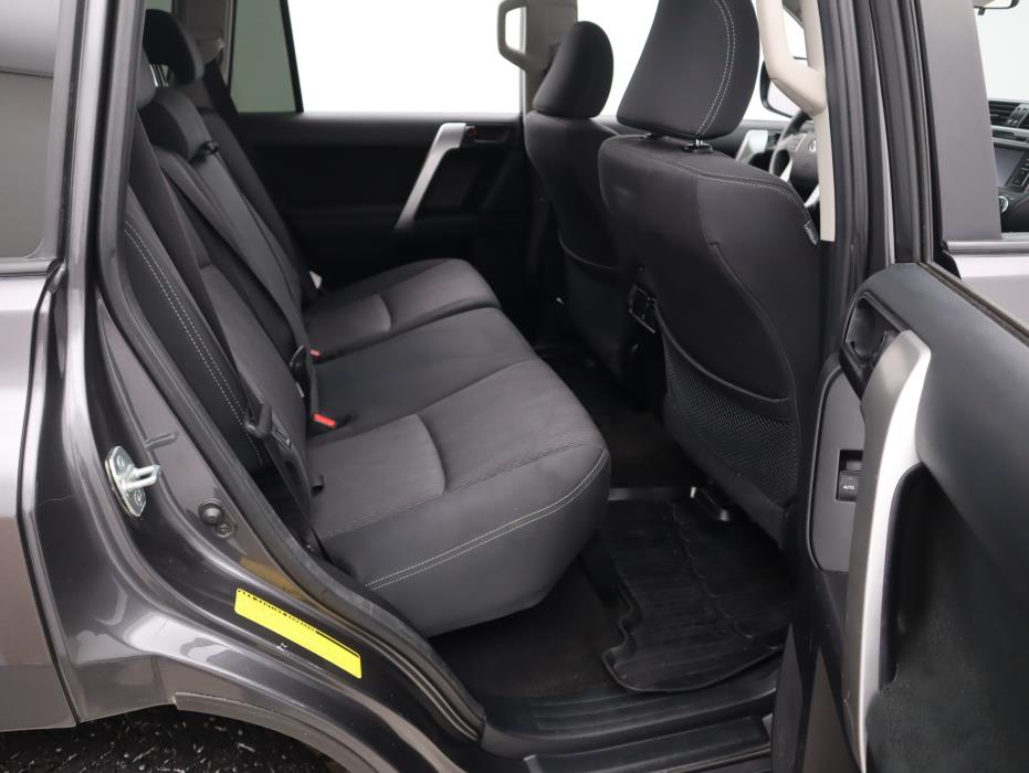 TOYOTA Land Cruiser 2015