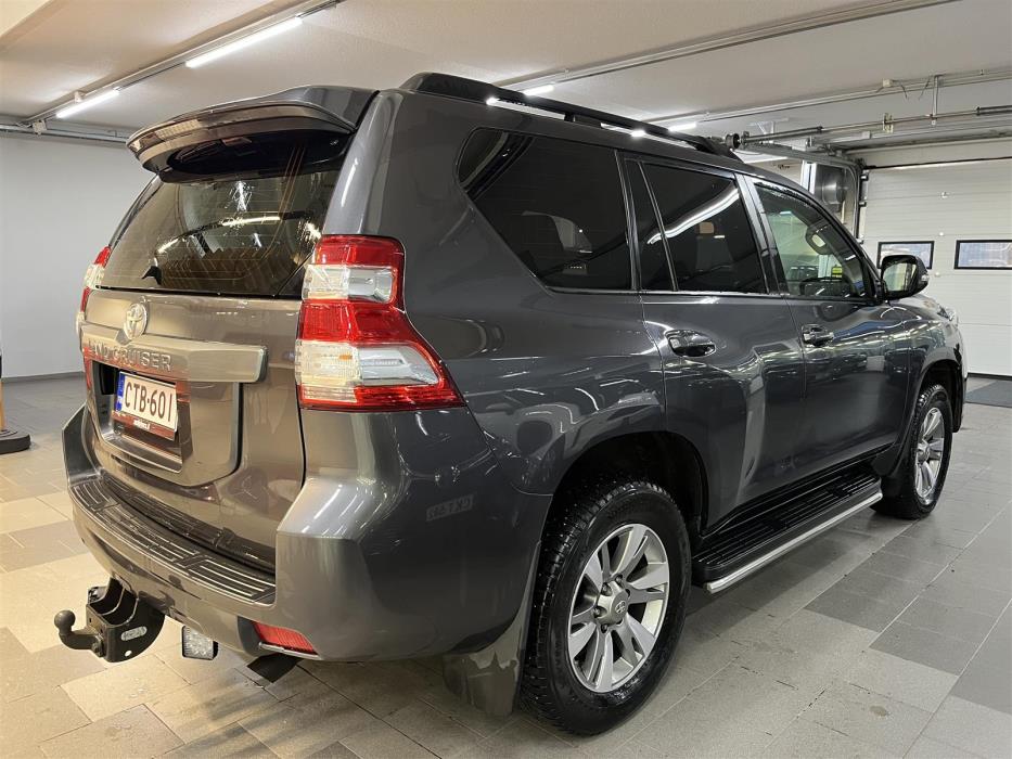 TOYOTA Land Cruiser 2015