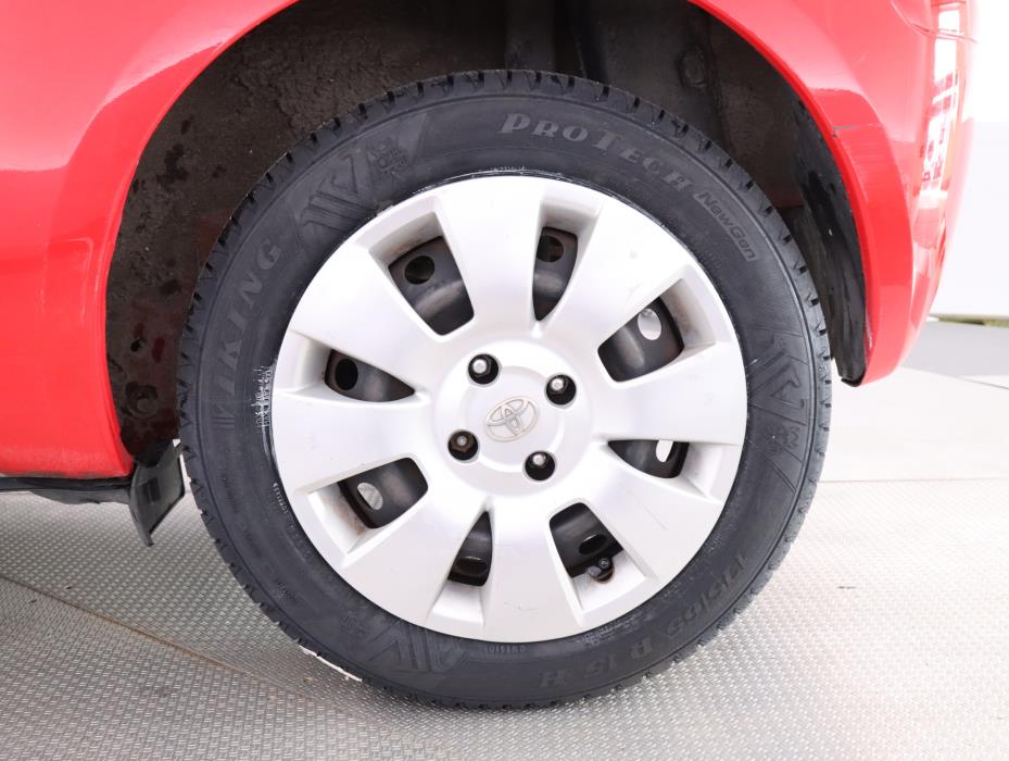 TOYOTA Yaris 2010