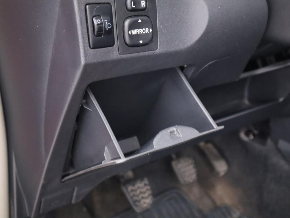 TOYOTA Yaris 2010