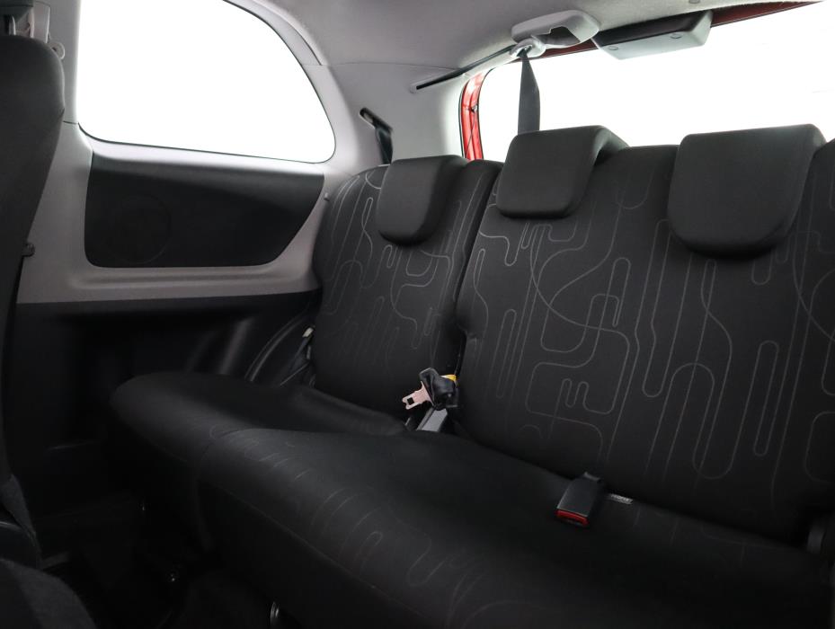 TOYOTA Yaris 2010