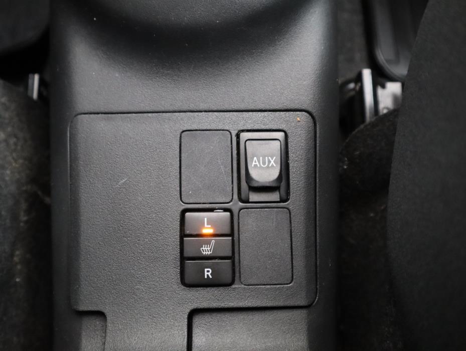 TOYOTA Yaris 2010