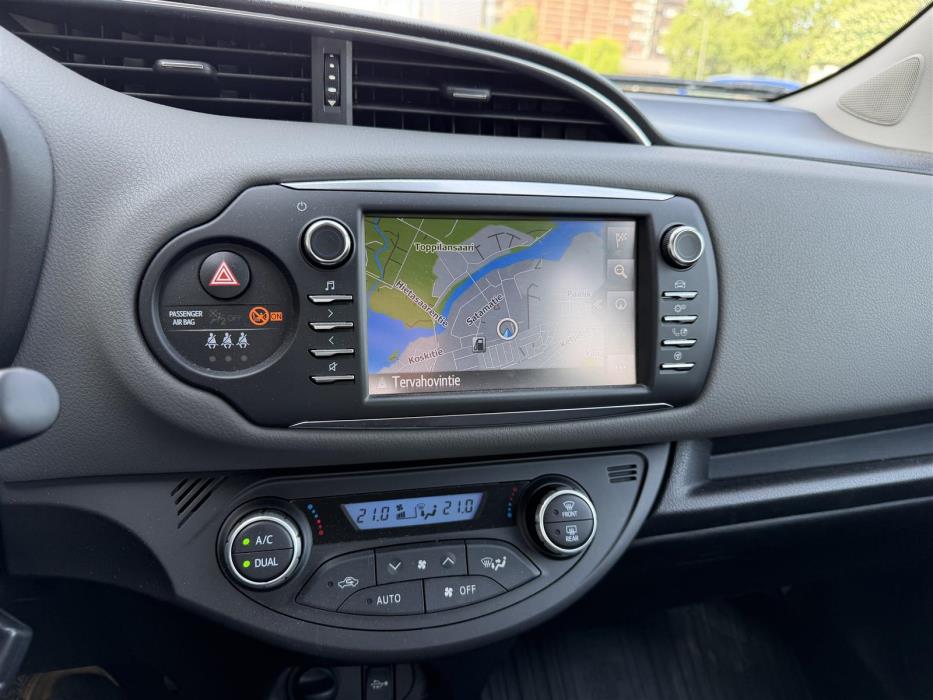 TOYOTA Yaris 2018