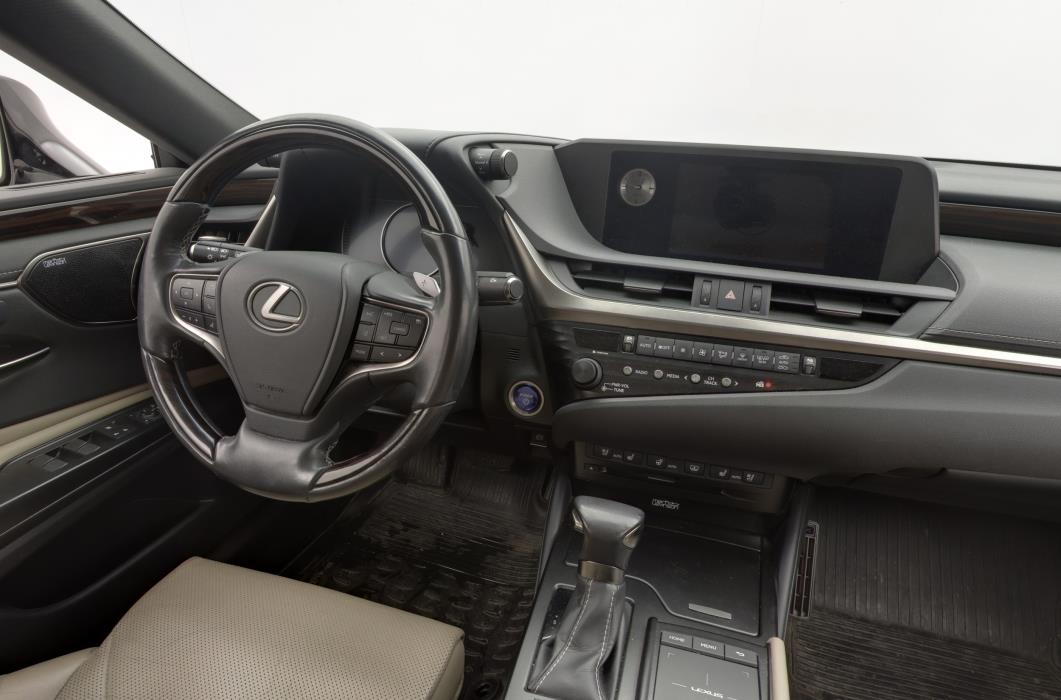 LEXUS ES 2019