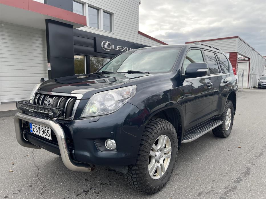 TOYOTA Land Cruiser 2011