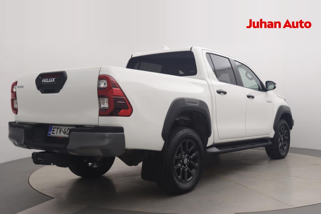 TOYOTA Hilux 2023
