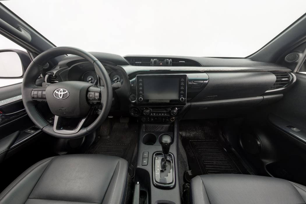 TOYOTA Hilux 2023