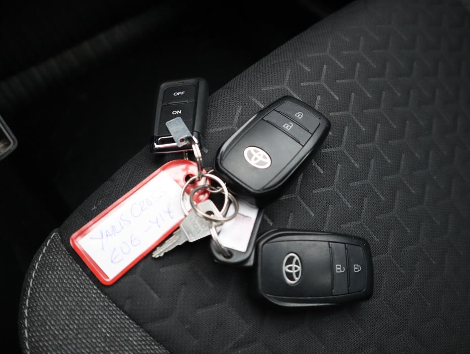 TOYOTA Yaris Cross 2022