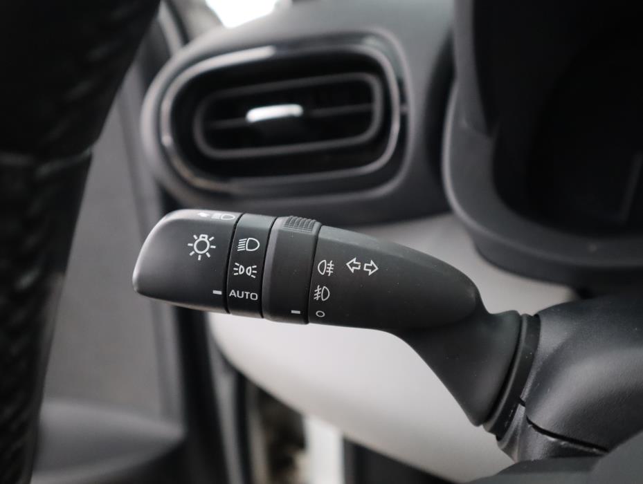 TOYOTA Yaris Cross 2022