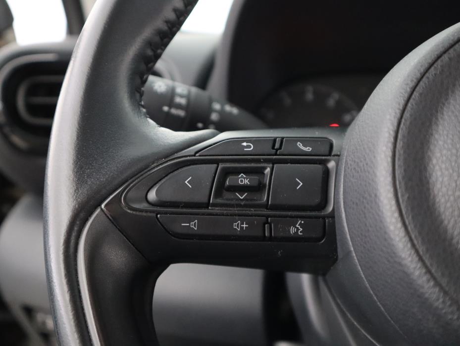 TOYOTA Yaris 2023