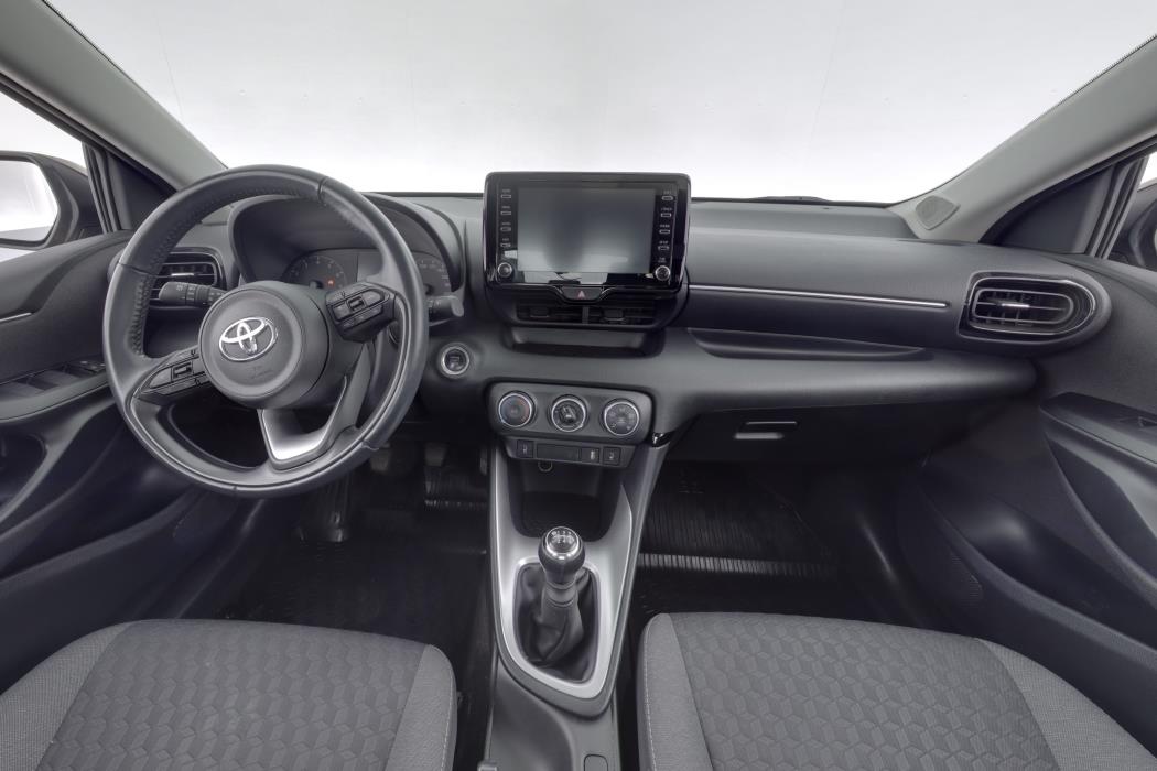 TOYOTA Yaris 2023