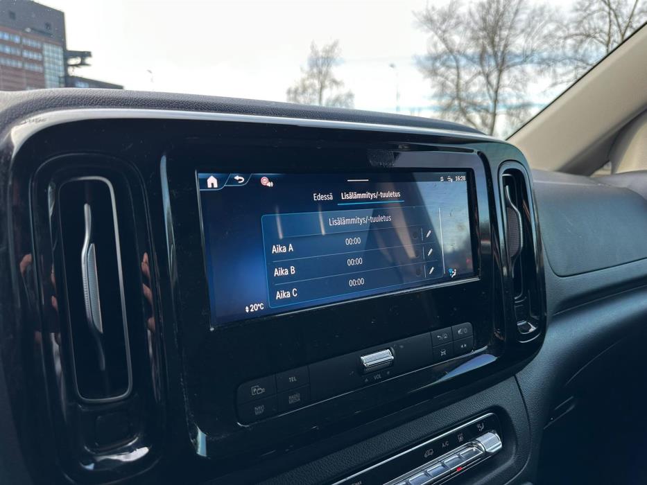 MERCEDES-BENZ VITO 2025