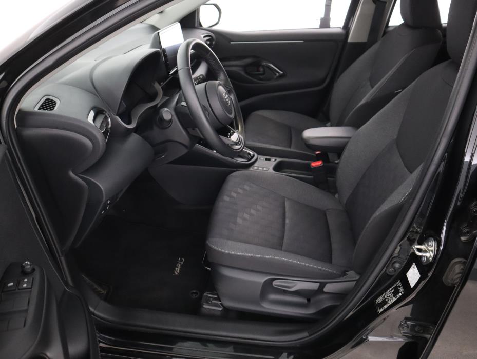 TOYOTA Yaris 2024