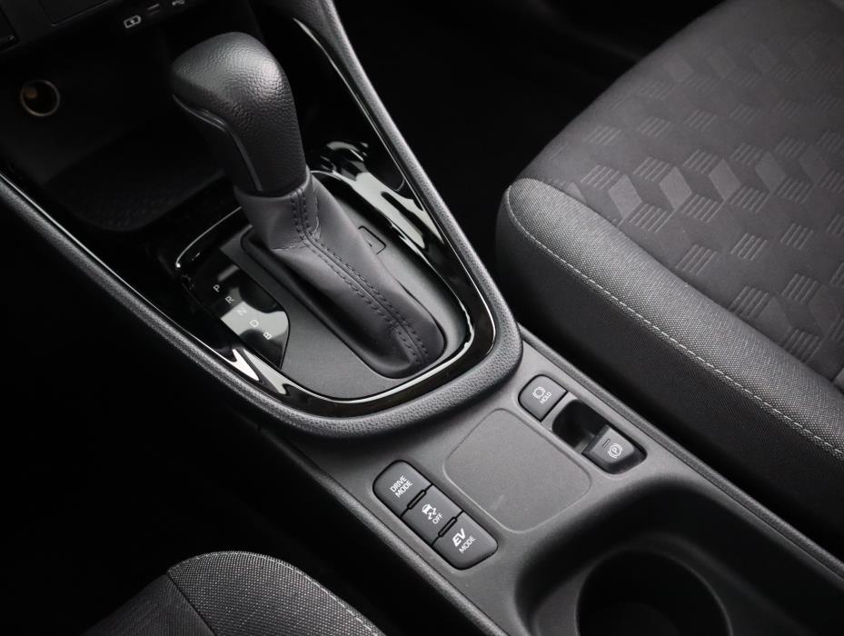 TOYOTA Yaris 2024