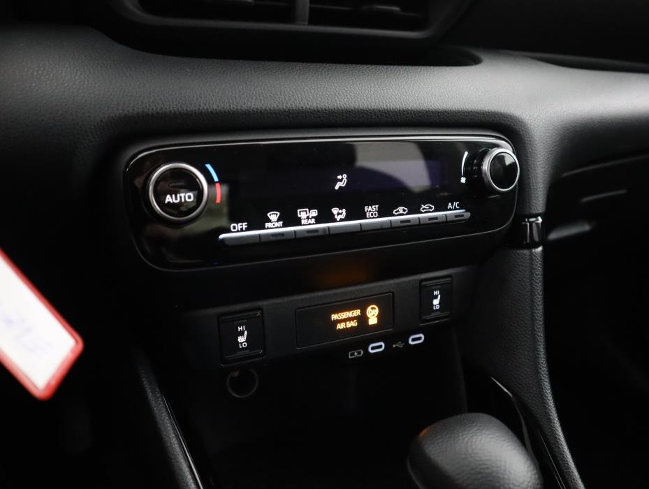 TOYOTA Yaris 2024