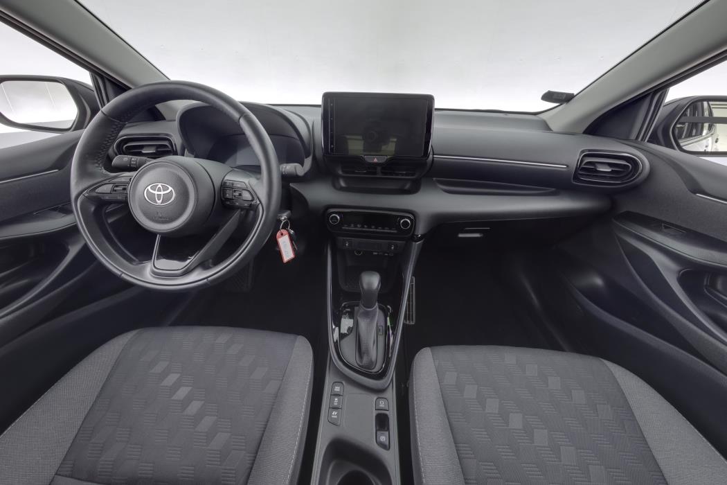 TOYOTA Yaris 2024