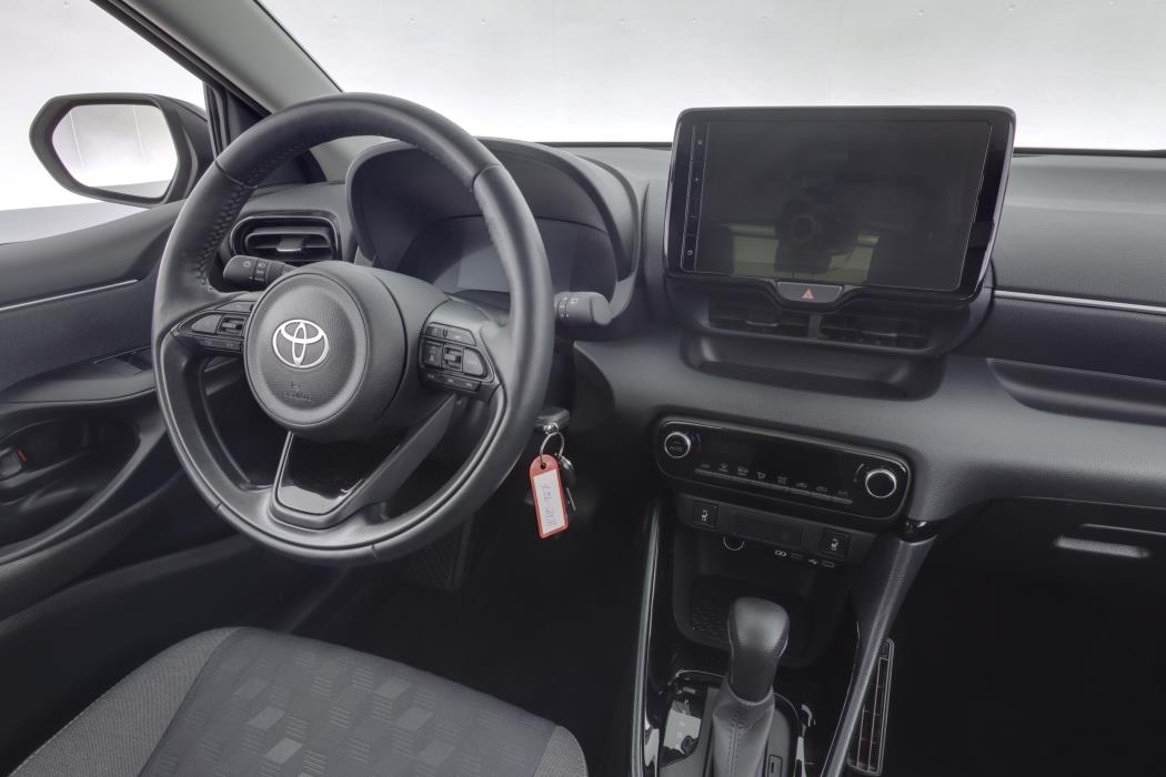 TOYOTA Yaris 2024